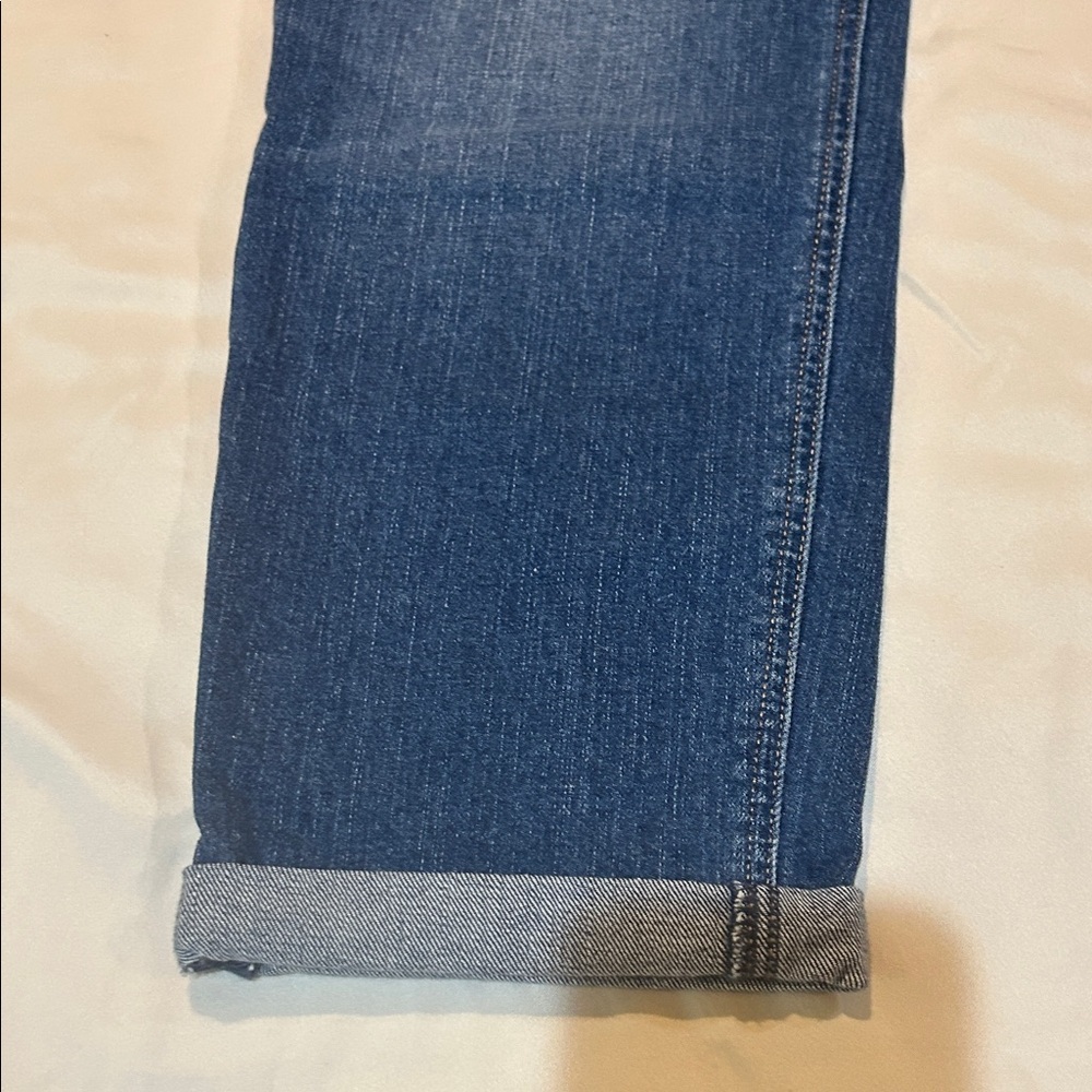 Old Navy Women's Cropped Blue Jeans - Picture 5 of 5